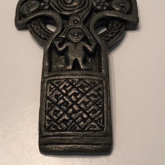 Preowned Wild Goose Studio Galen Priory Cross - 6” - Picture 3 of 6